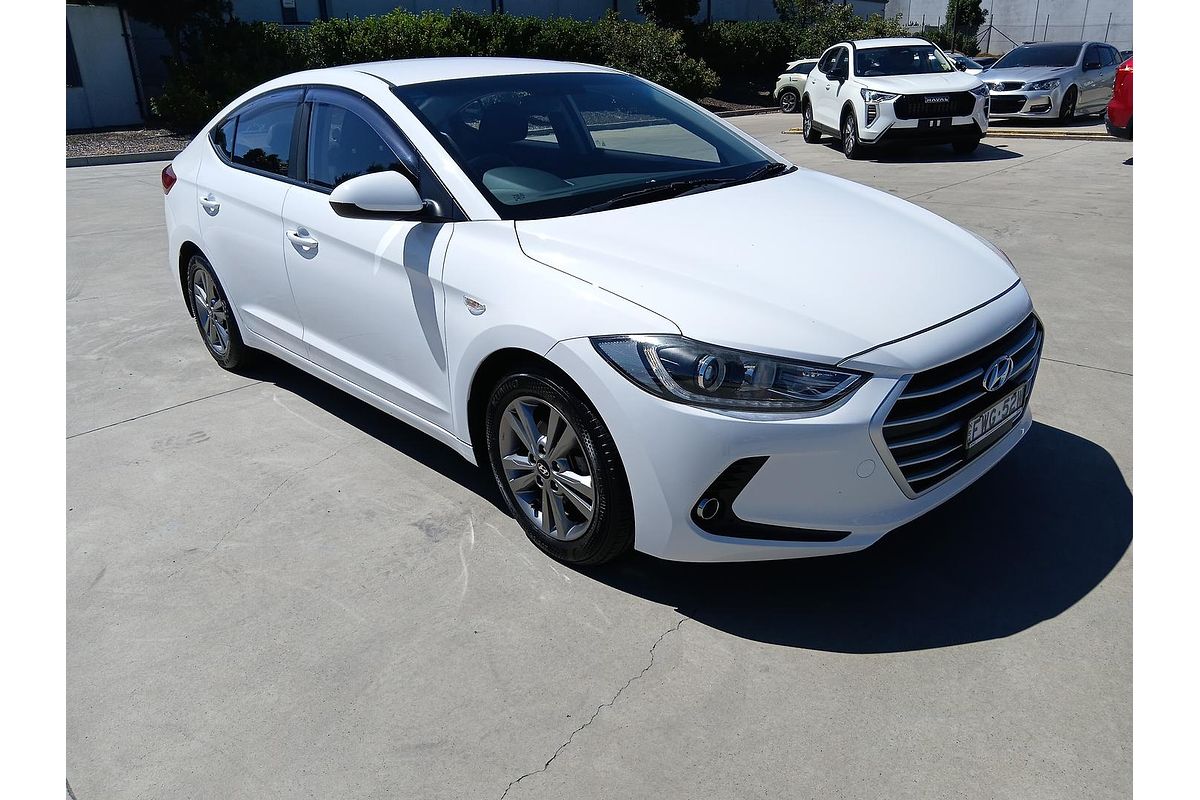 2017 Hyundai Elantra Active AD