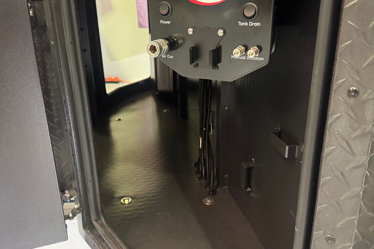 2025 Conqueror UEV-600