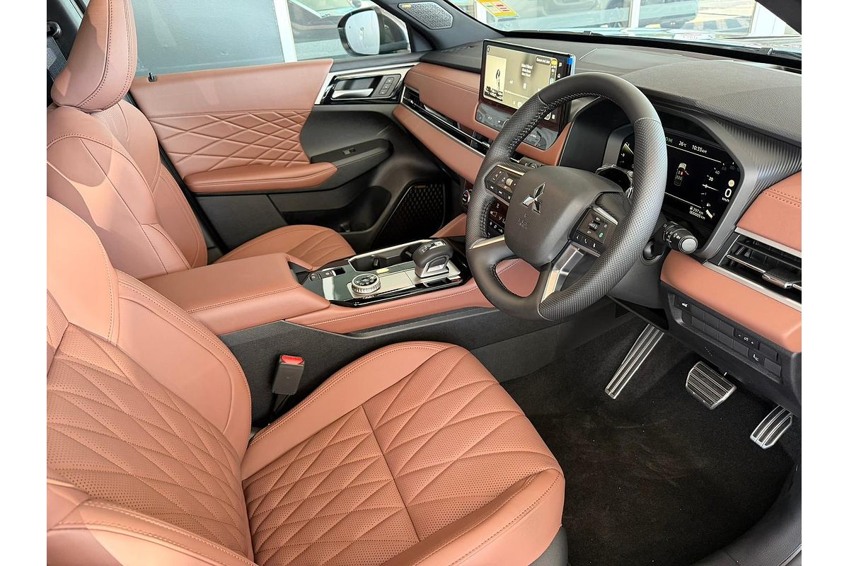 2025 Mitsubishi Outlander Exceed Tourer ZM