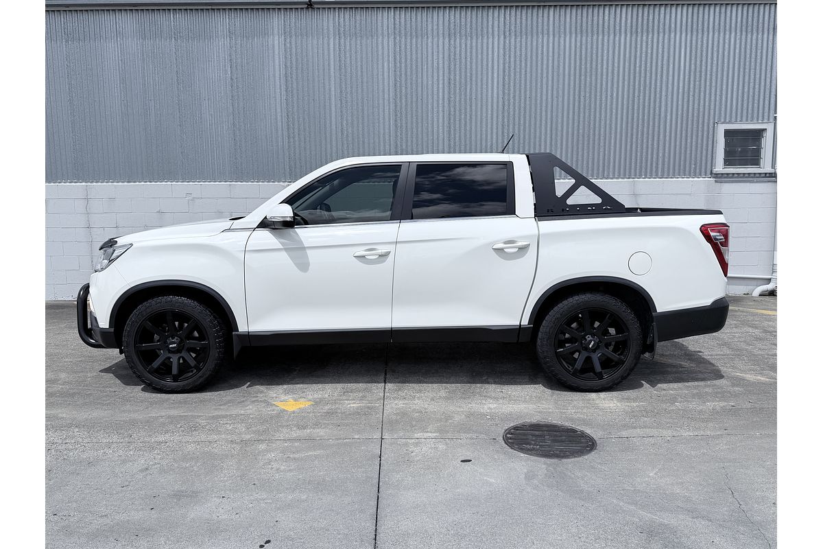 2020 SsangYong RHINO PETROL MANUAL 2WD 2. 2wd