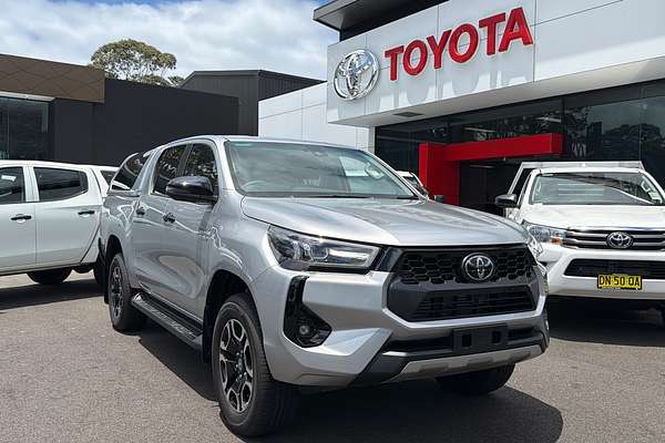 2025 Toyota Hilux SR5 48V GUN227R 4X4