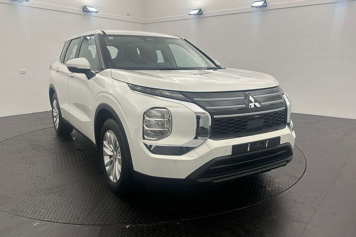 2025 Mitsubishi Outlander ES ZM