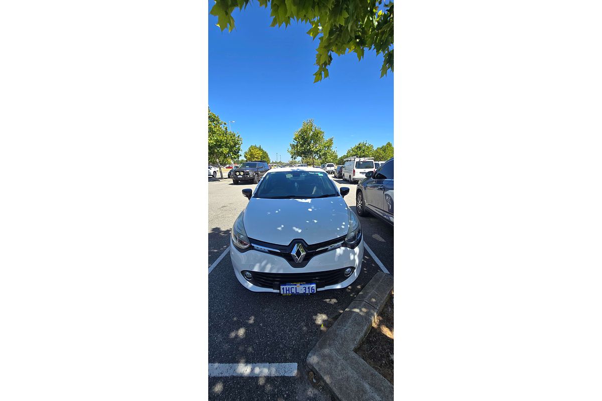 2015 Renault Clio Expression IV B98
