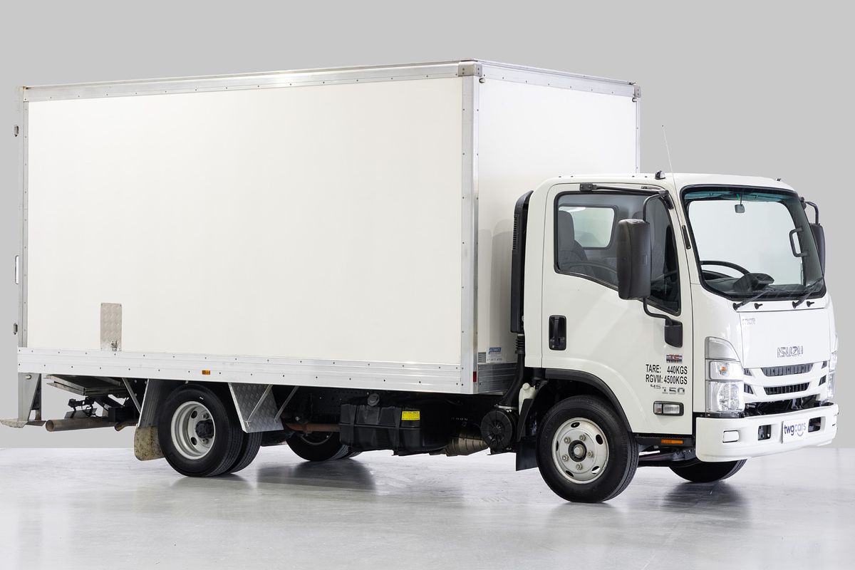 2022 Isuzu N Series NNR 45-150 Vanpack MWB