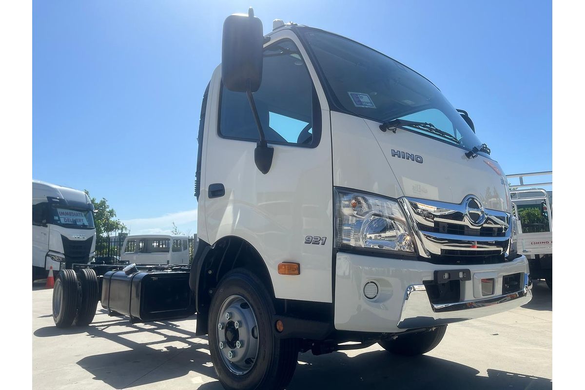 2025 Hino 300 921 921 4x2
