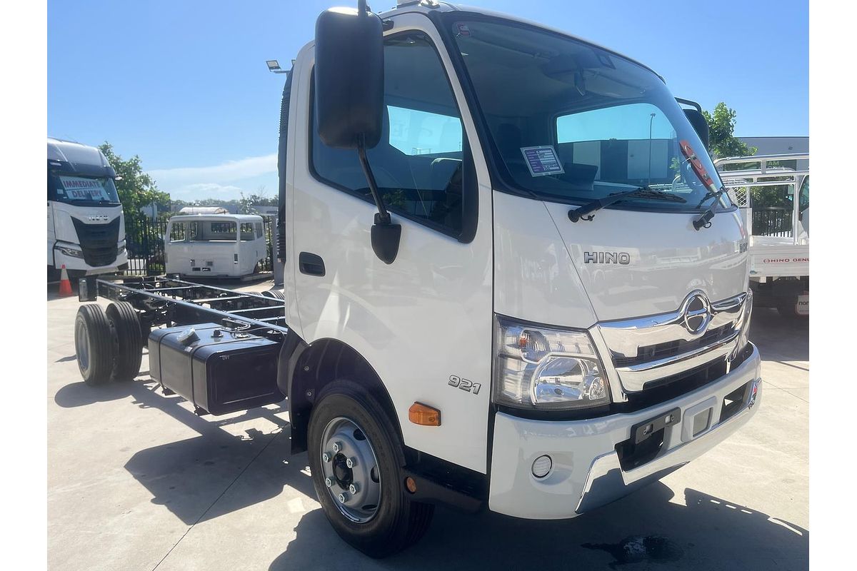 2025 Hino 300 921 921 4x2