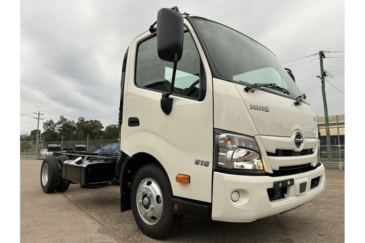 2025 Hino 300 616 616 4x2