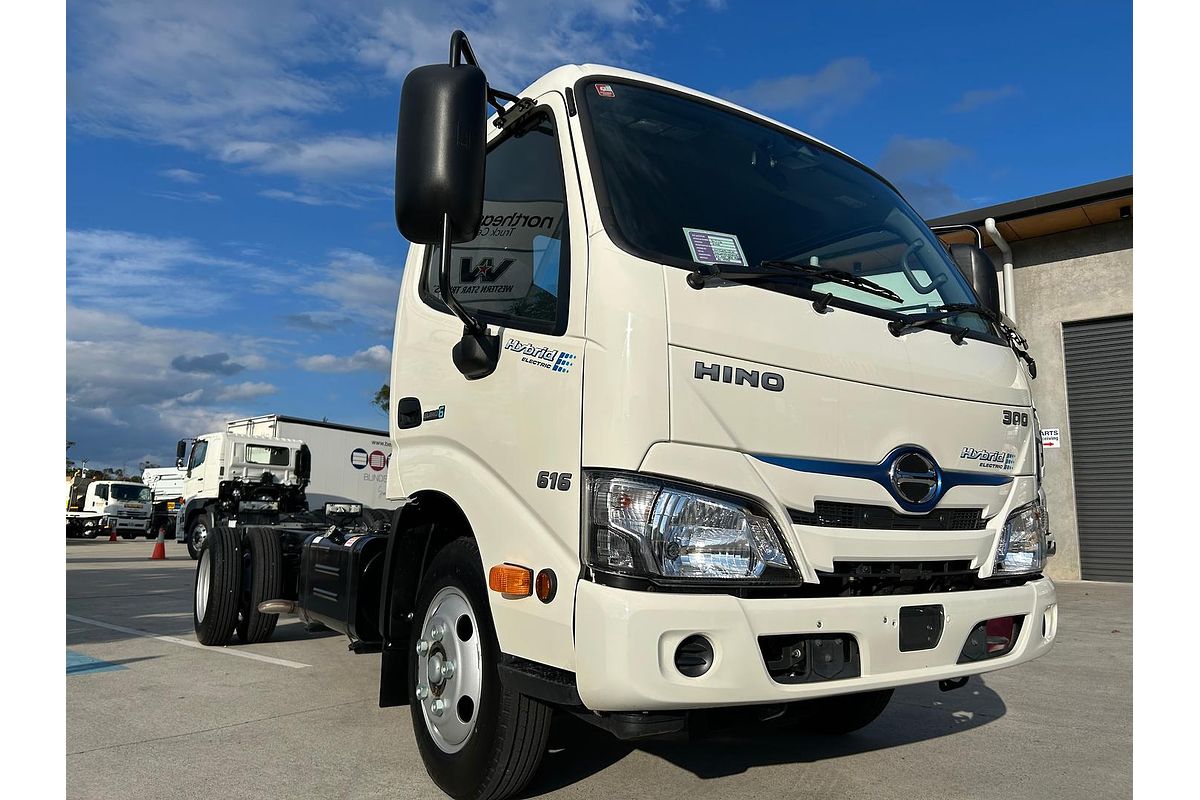 2025 Hino 300 616 Hybrid 4x2