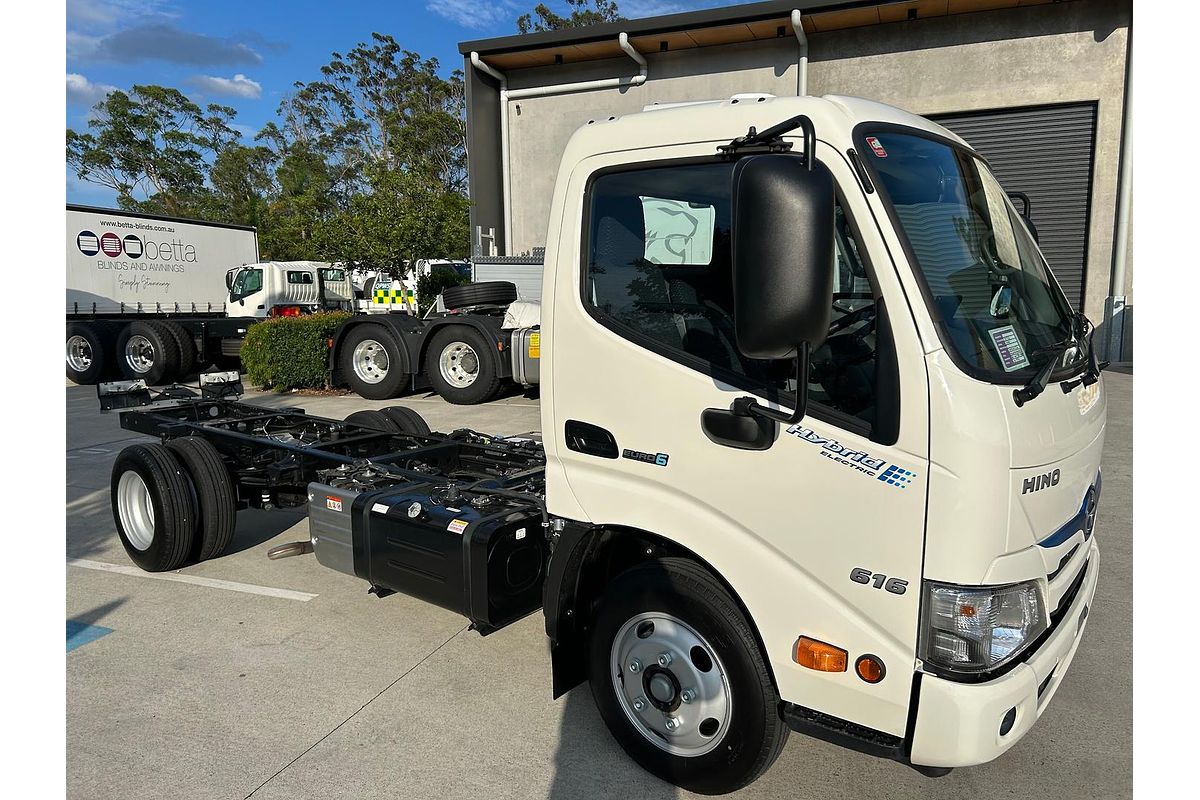 2025 Hino 300 616 Hybrid 4x2