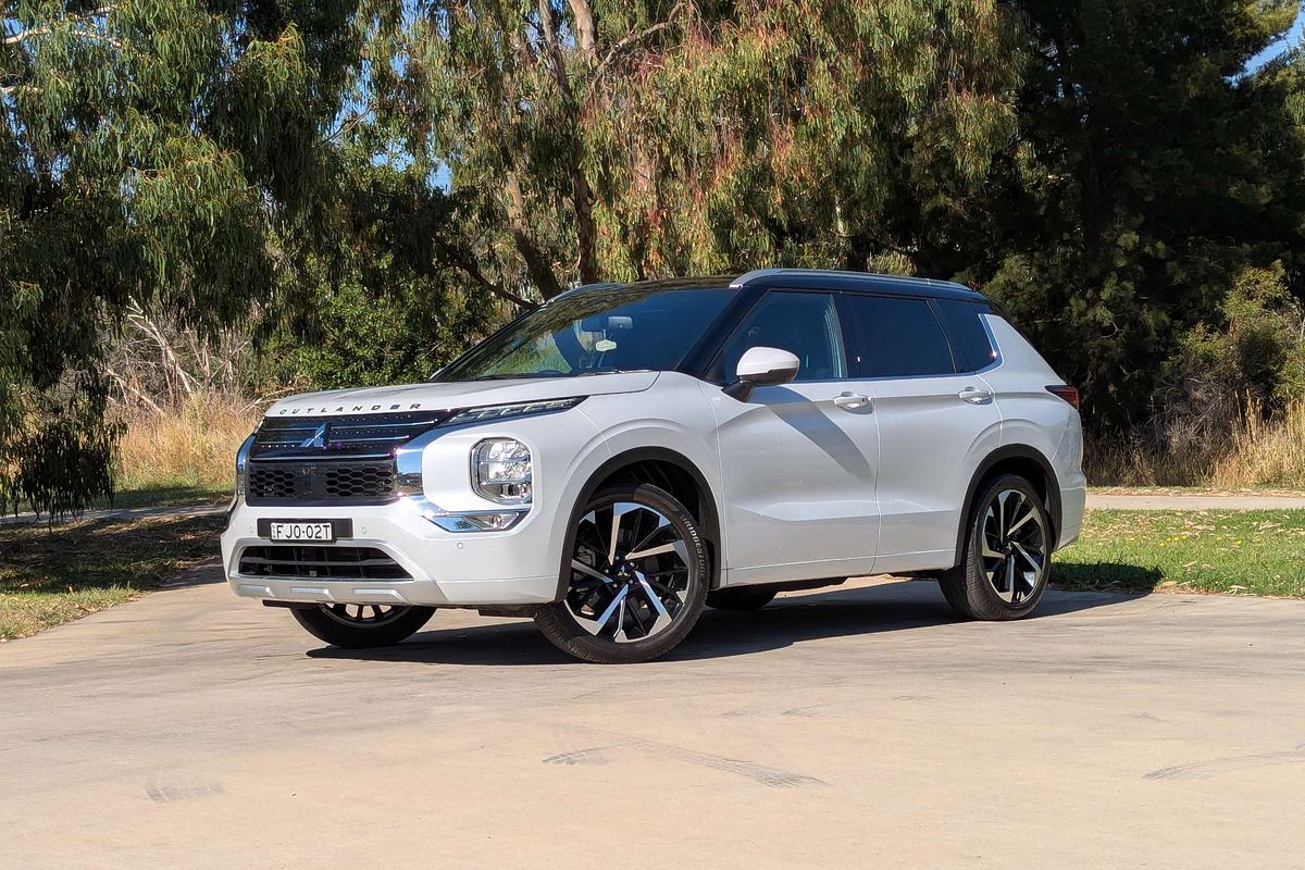 2024 Mitsubishi Outlander Exceed Tourer ZM