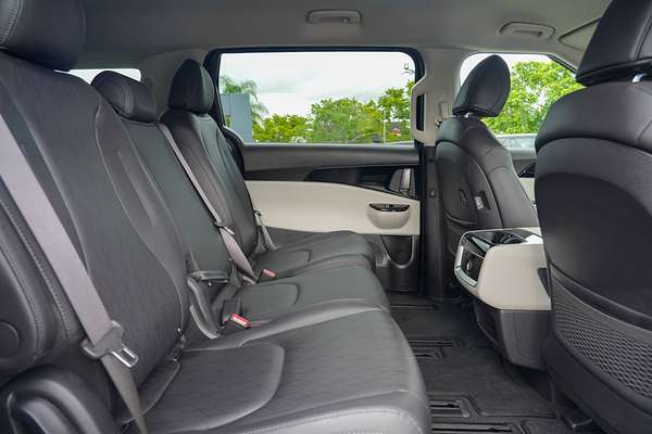 2023 Kia Carnival SLi KA4 thumb-8