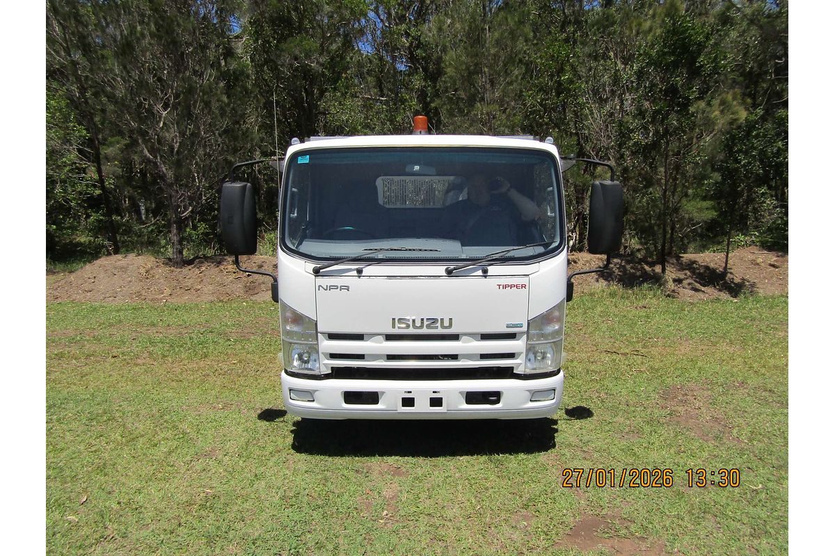 2011 Isuzu N Series NPR 200/275 SWB