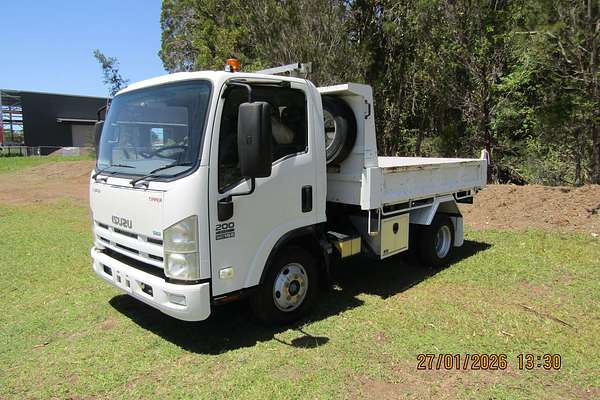2011 Isuzu N Series NPR 200/275 SWB