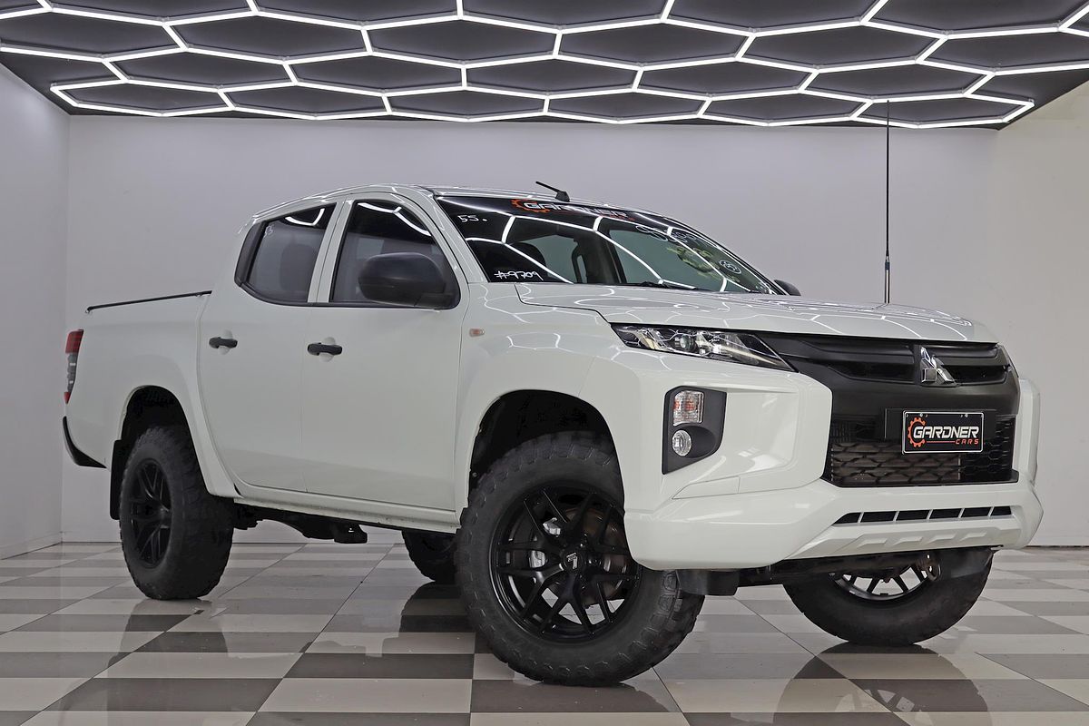 2020 Mitsubishi Triton GLX MR 4X4