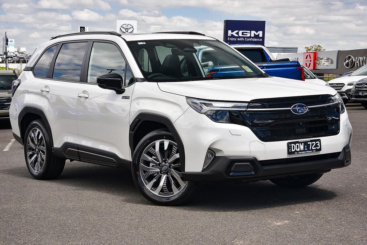 2025 Subaru Forester Hybrid Touring S6