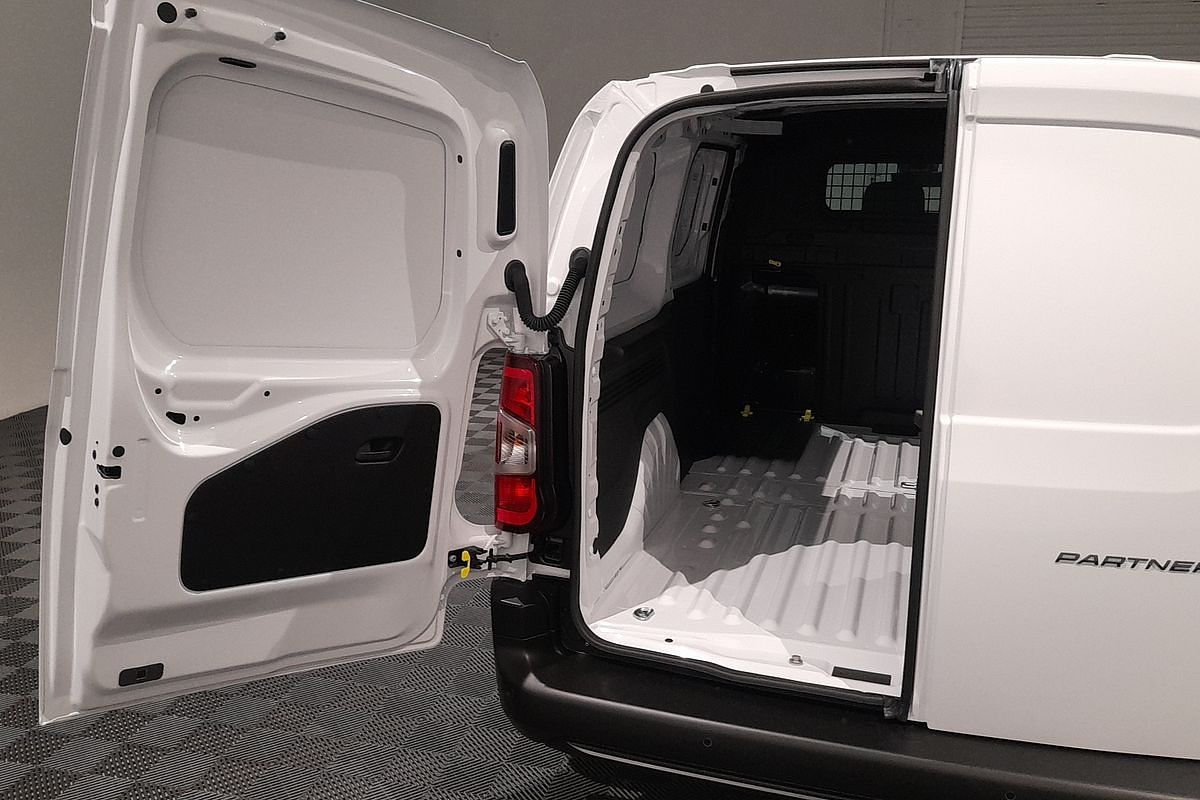 2025 Peugeot Partner Pro K9 LWB Low Roof