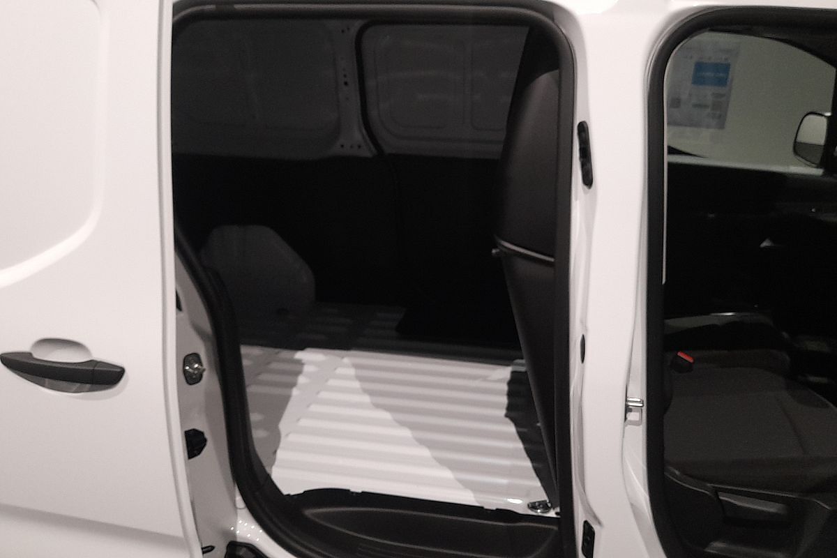 2025 Peugeot Partner Pro K9 LWB Low Roof