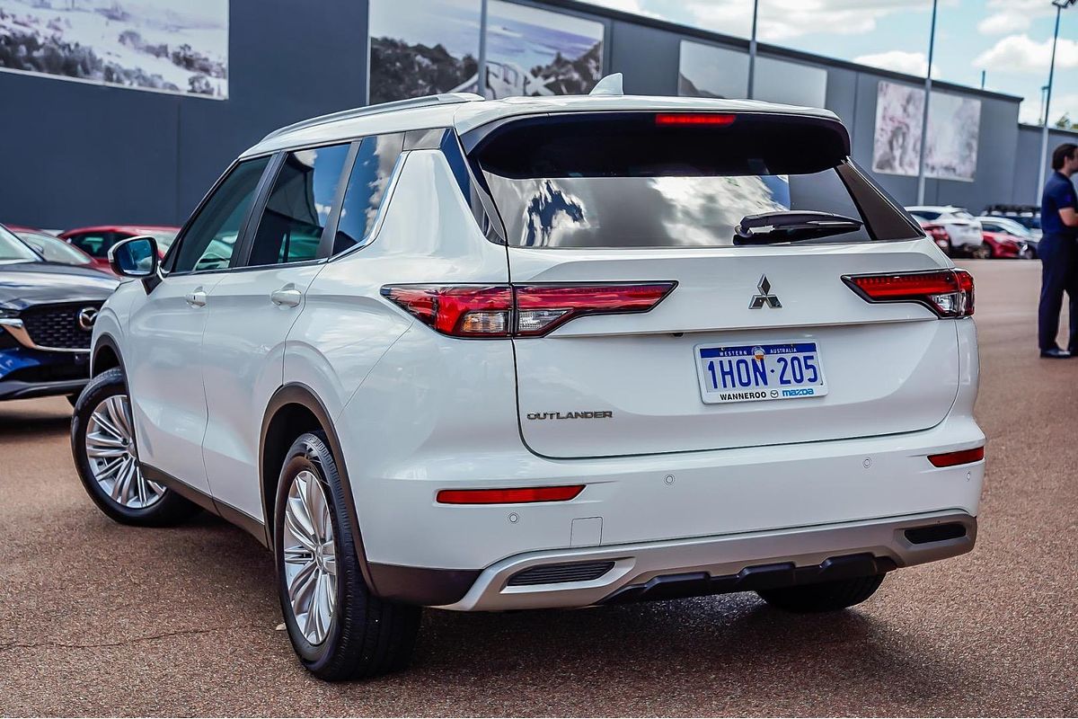 2022 Mitsubishi Outlander LS ZM