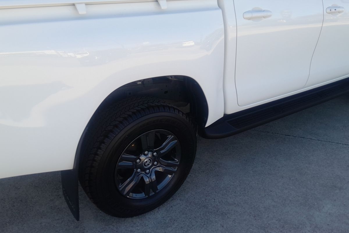 2024 Toyota Hilux SR GUN126R