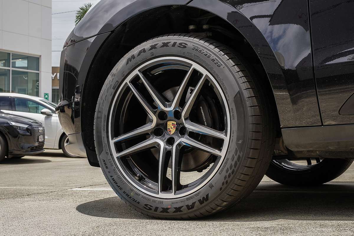 2021 Porsche Macan 95B