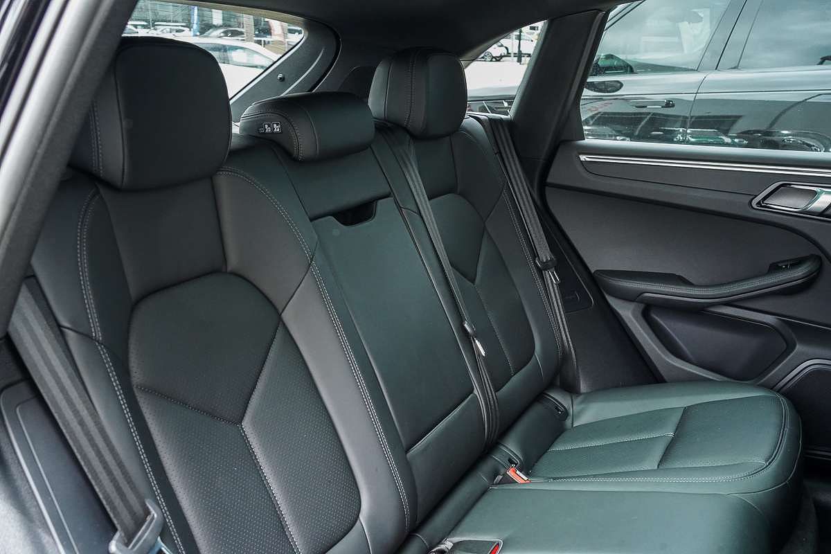 2021 Porsche Macan 95B