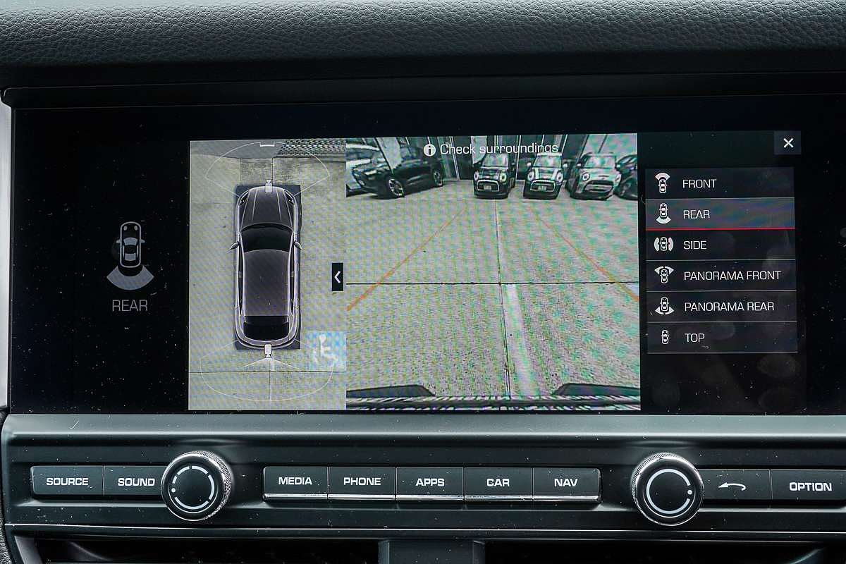 2021 Porsche Macan 95B