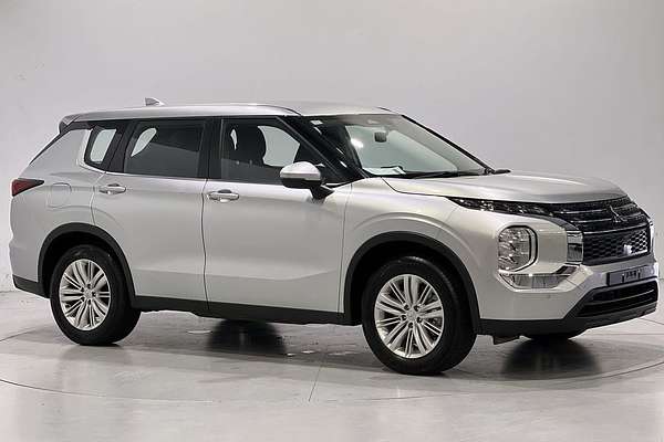 2023 Mitsubishi Outlander ES ZM