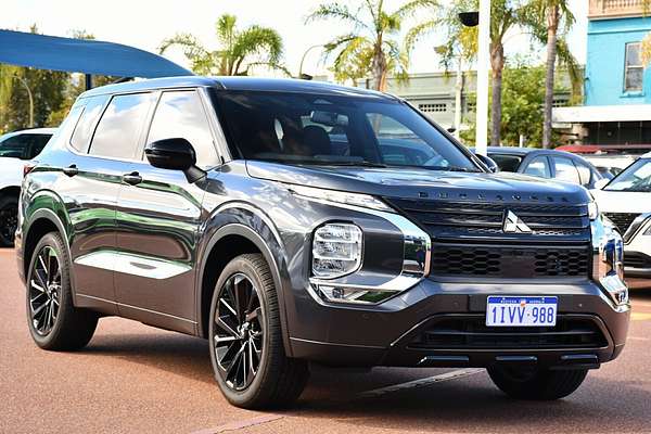 2025 Mitsubishi Outlander Black Edition ZM