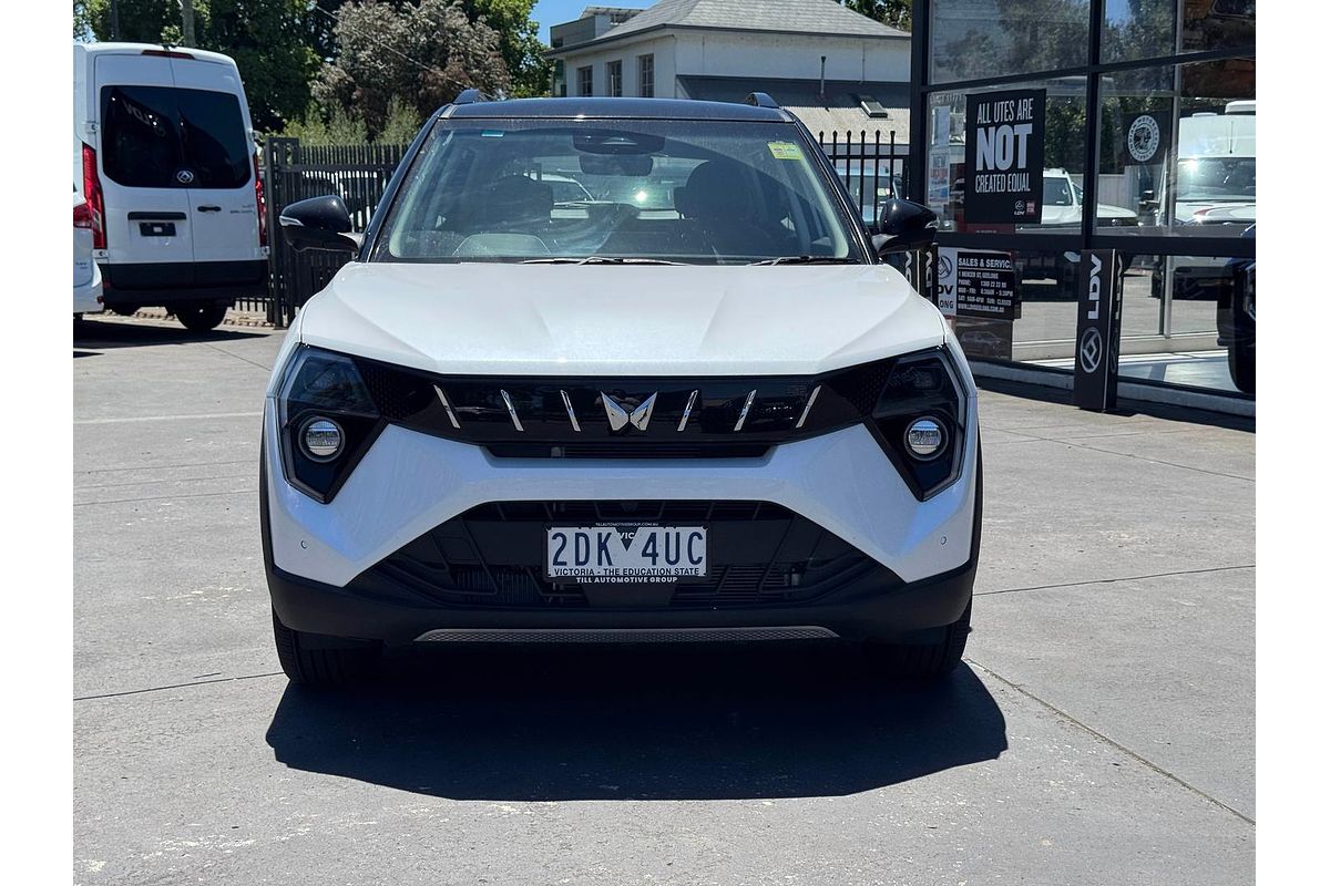 2025 Mahindra XUV3XO AX7L