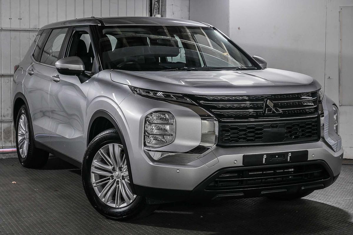 2024 Mitsubishi Outlander ES ZM