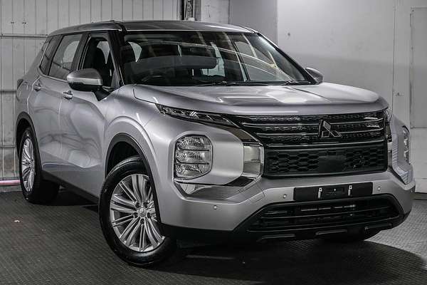 2024 Mitsubishi Outlander ES ZM