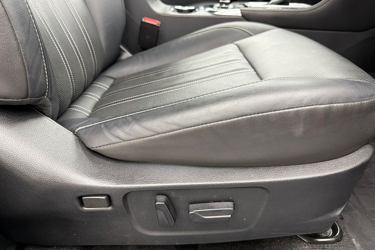 2023 Isuzu MU-X LS-T