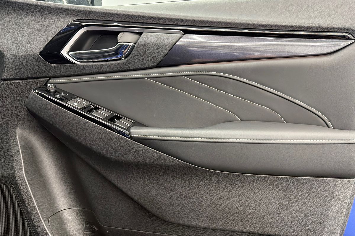 2023 Isuzu MU-X LS-T