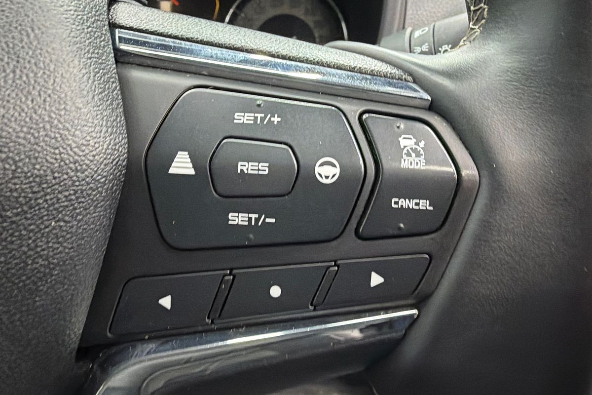 2023 Isuzu MU-X LS-T