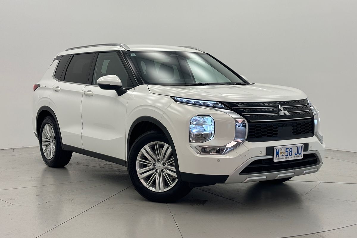 2024 Mitsubishi Outlander LS ZM