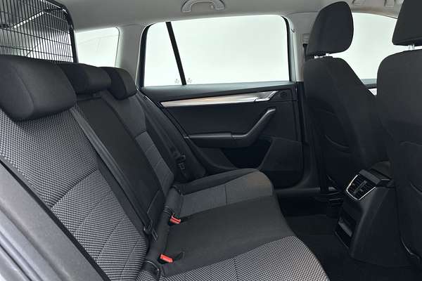 2015 SKODA Octavia Ambition Plus 110TSI NE thumb-11