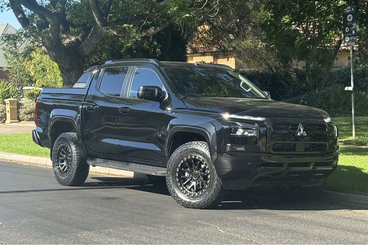 2025 Mitsubishi Triton GSR MV 4X4
