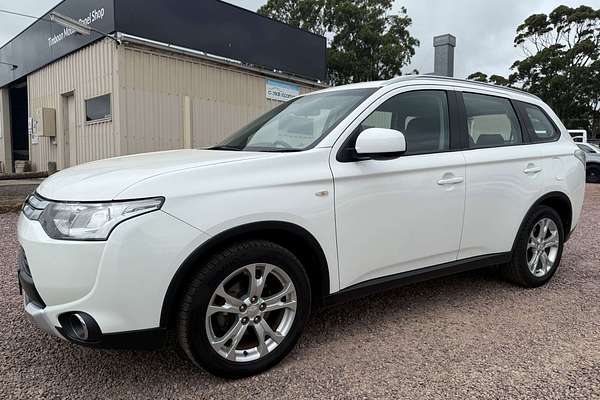 2014 Mitsubishi Outlander ES ZJ