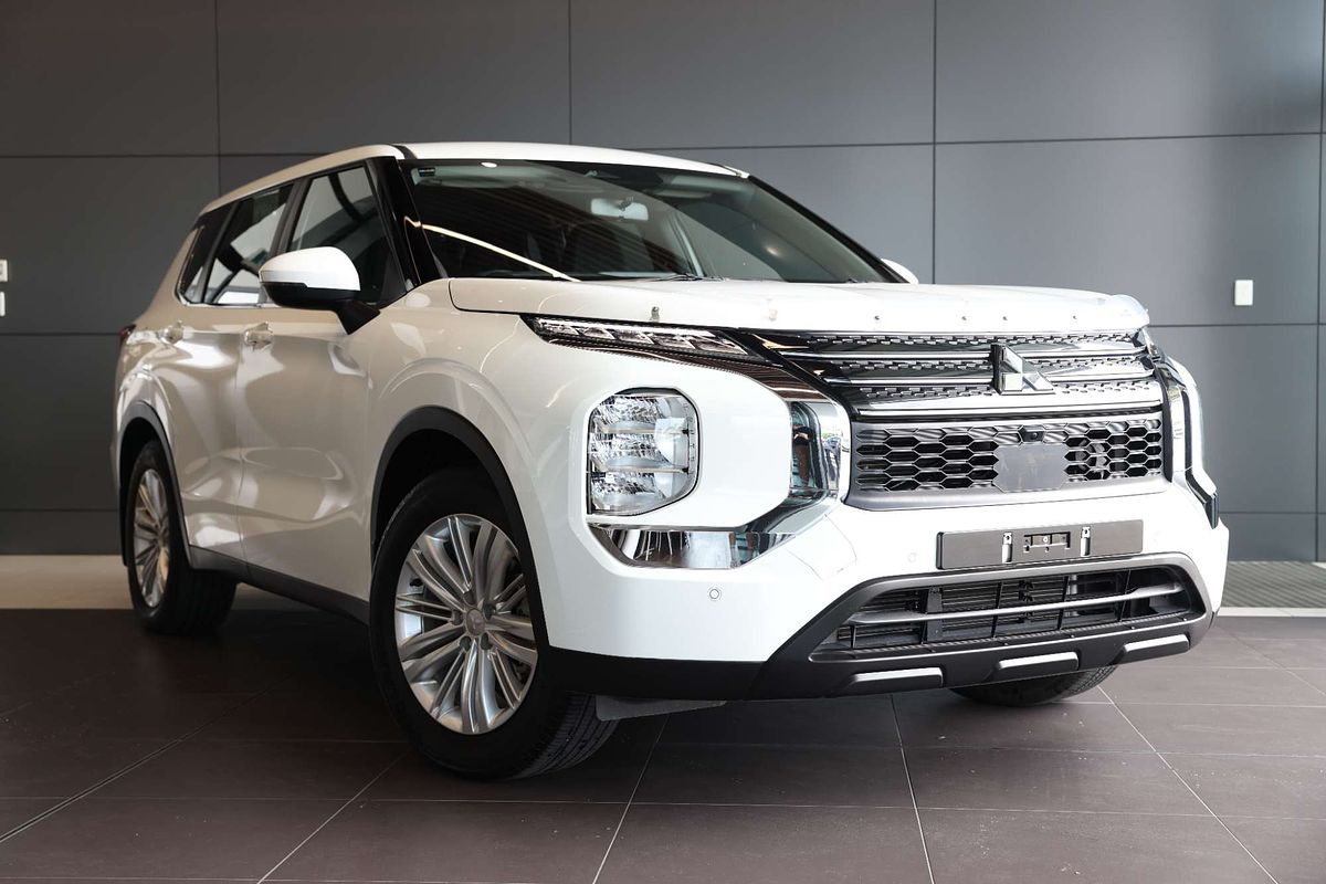 2022 Mitsubishi Outlander ES ZM