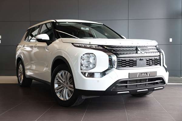 2022 Mitsubishi Outlander ES ZM