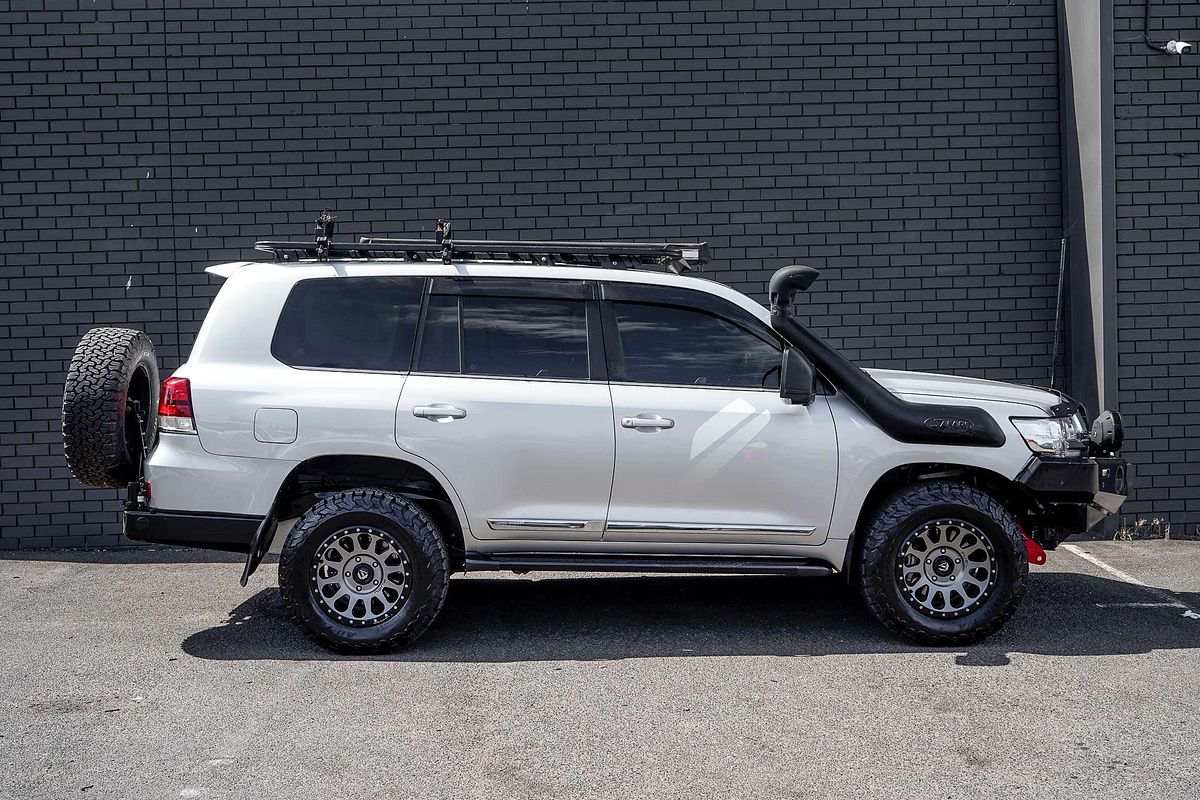 2019 Toyota Landcruiser Sahara VDJ200R