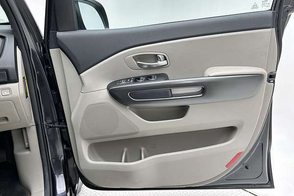 2018 Kia Carnival S YP thumb-18