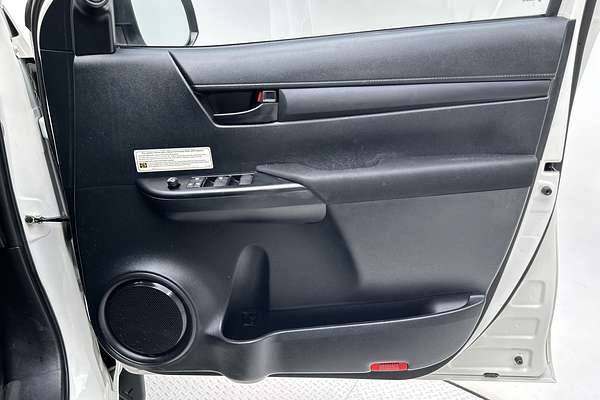 2021 Toyota Hilux SR GUN126R 4X4 thumb-17