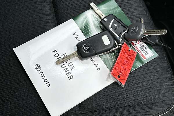 2021 Toyota Hilux SR GUN126R 4X4 thumb-21