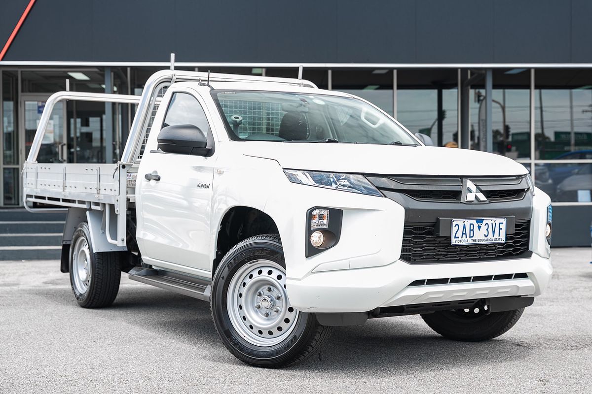 2024 Mitsubishi Triton GLX MR 4X4