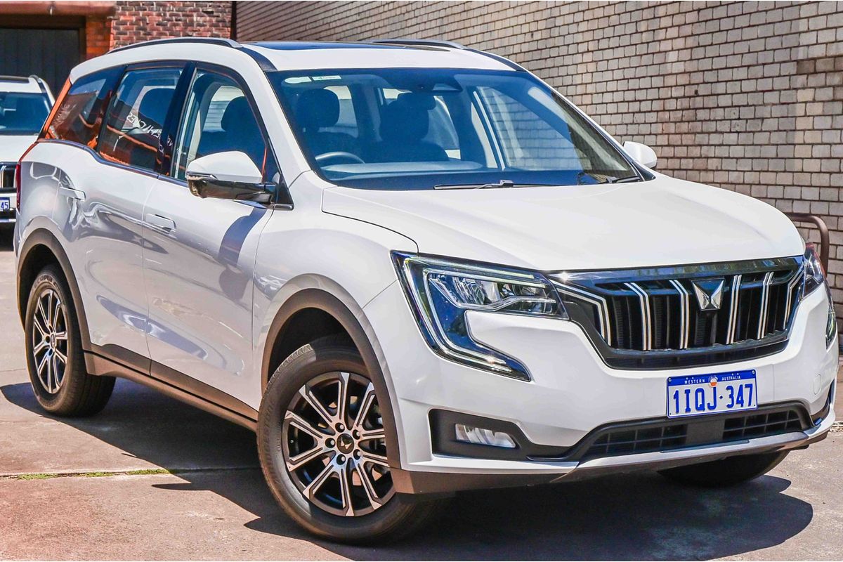 2025 Mahindra XUV700 AX7L