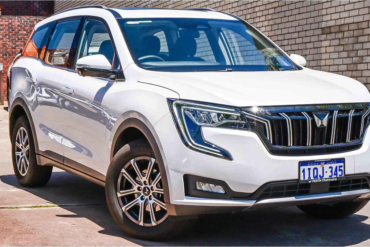 2025 Mahindra XUV700 AX7L