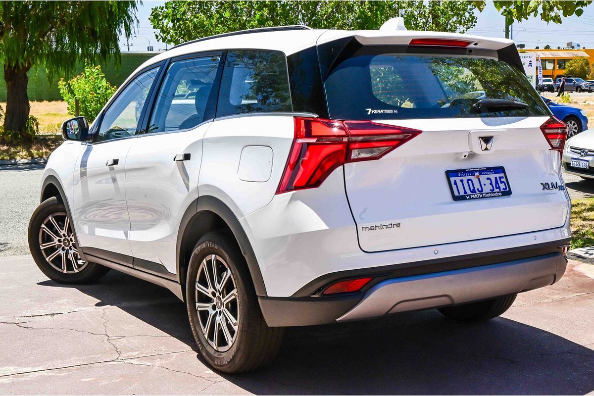 2025 Mahindra XUV700 AX7L