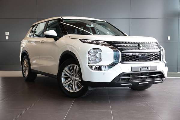 2022 Mitsubishi Outlander ES ZM