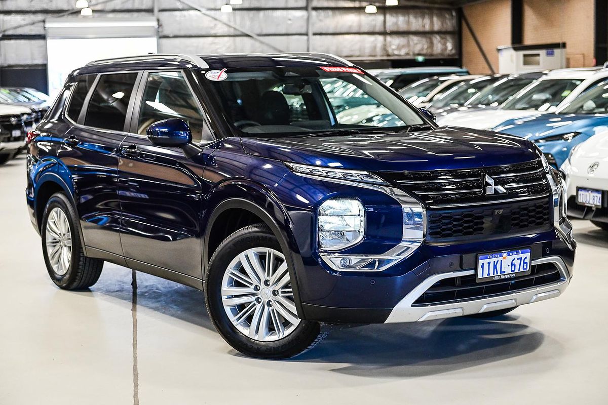 2024 Mitsubishi Outlander LS ZM